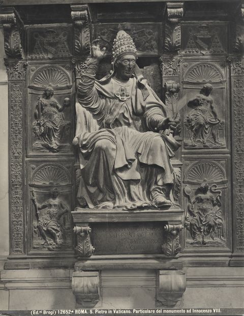 Brogi — Roma. S. Pietro in Vaticano. Particolare del monumento ad Innocenzo VIII — particolare